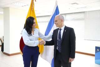 La vicepresidenta Abad se reunió con el embajador de Israel en Ecuador 