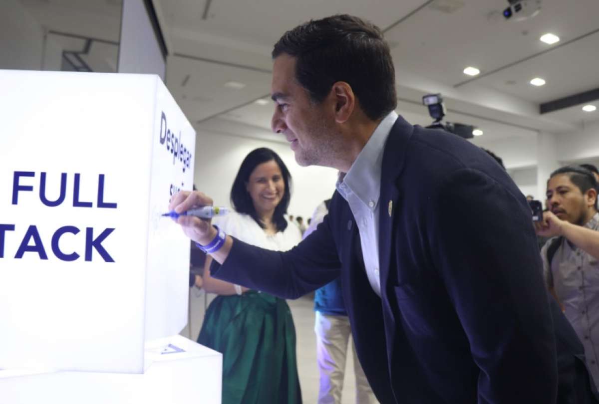 Ecuador apuesta por el talento digital: 200 becas para formación en Analítica de Datos
