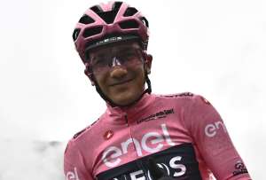 Richard Carapaz mantiene la 'maglia rosa' tras la etapa 17 del Giro de Italia
