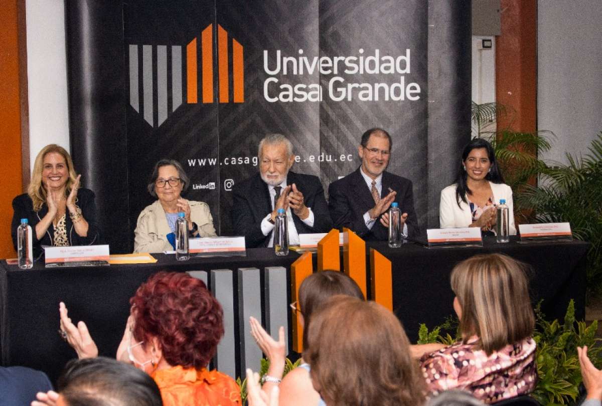 Universidad Casa Grande celebró en sesión solemne su trigésimo aniversario