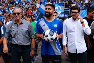 Christian Noboa fue recibido por hinchas de Emelec en el Capwell