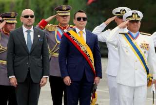 En la ceremonia, el presidente Daniel Noboa también condecoró a unidades militares que se destacaron en los operativos de seguridad.