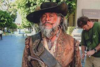 El recordado actor tiene orígenes latinos y actuó en  &#039;Piratas del Caribe&#039;.