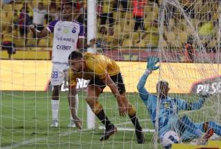 Barcelona derrotó a Gualaceo en el estadio Monumental