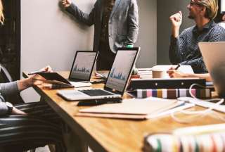 España planea reducir la semana laboral