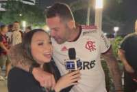 Reportera recibió propuesta de matrimonio por parte de un hincha de Flamengo