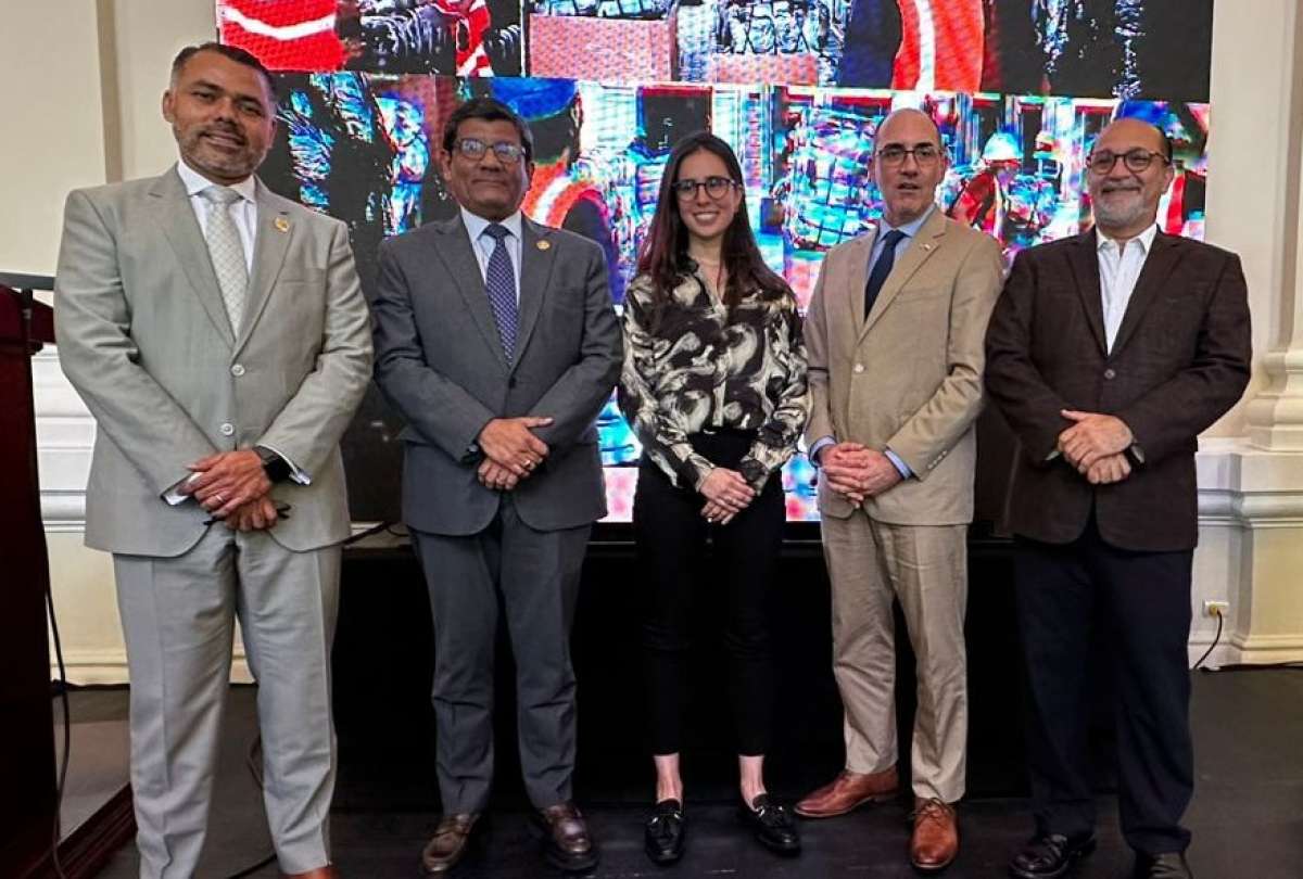 Las Aduanas del Ecuador impulsan el control fronterizo con Palantir: balance de 100 días con innovación tecnológica