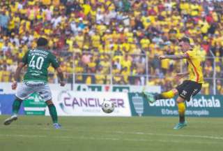 Segundo tiempo: Juez anula gol del Barcelona SC por una falta previa