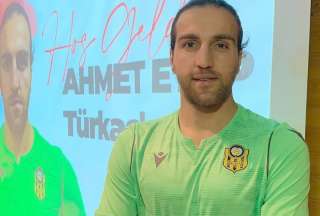 Ahmet Eyüp Türkaslan era el guardameta suplente del Yeni Malatyaspor, en el fútbol turco.