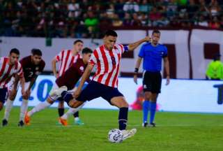 Diego Gómez anotó el primer gol de penal