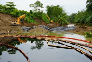 El Ministerio de Ambiente convocó a voluntarios para limpieza del río Esmeraldas.